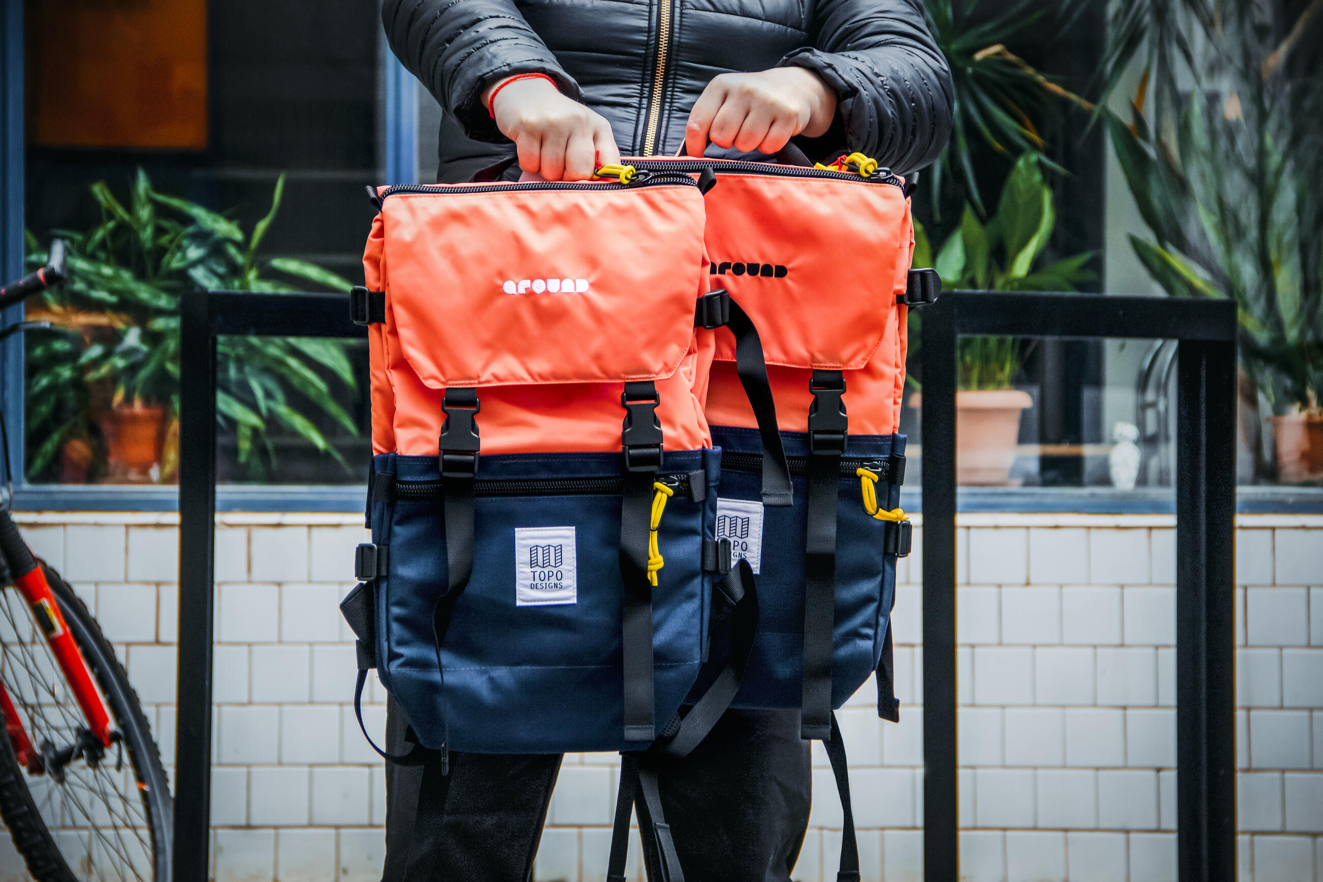 Around Co. designéři v online světě