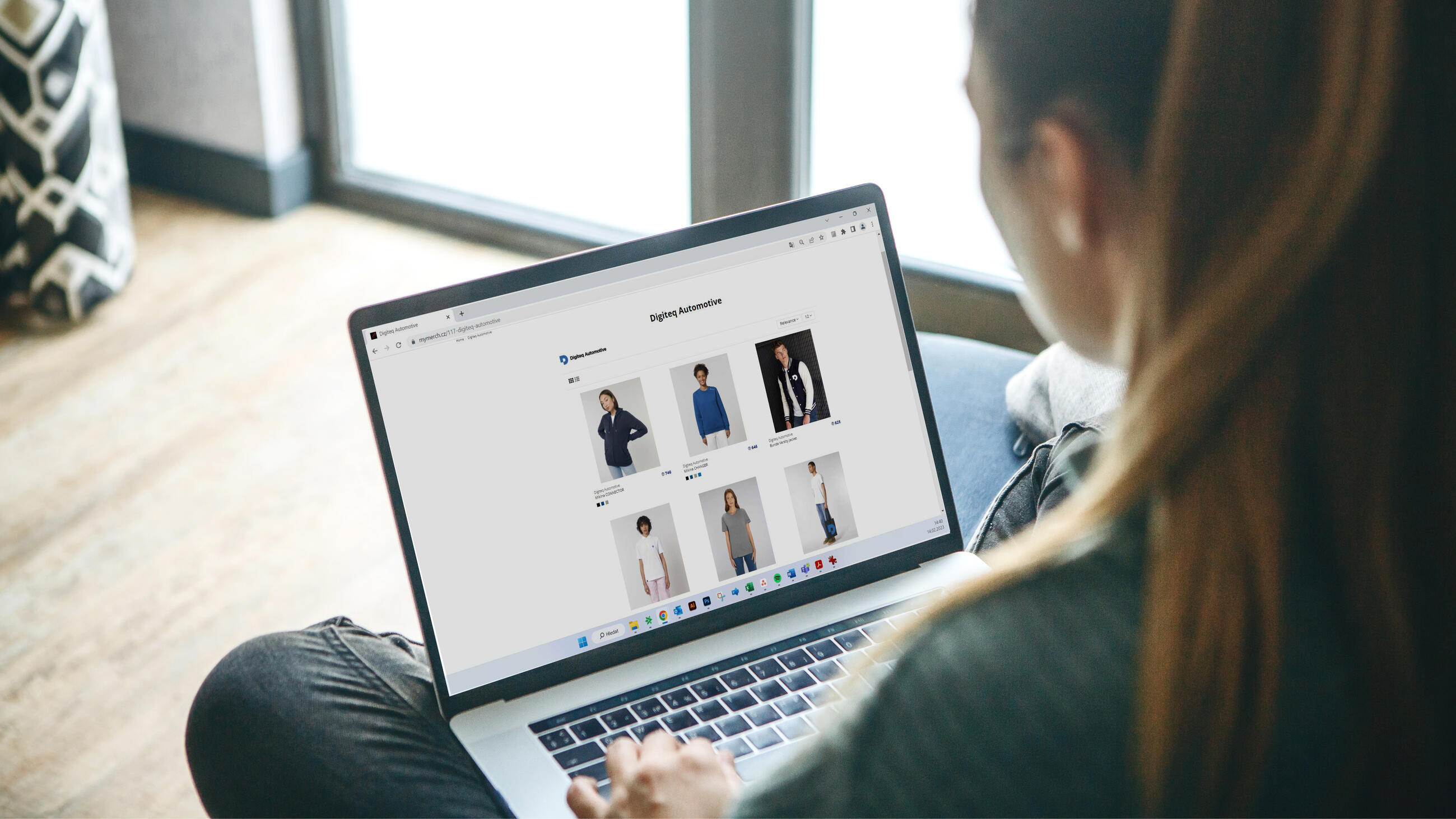 VÁNOČNÍ MERCH E-SHOP