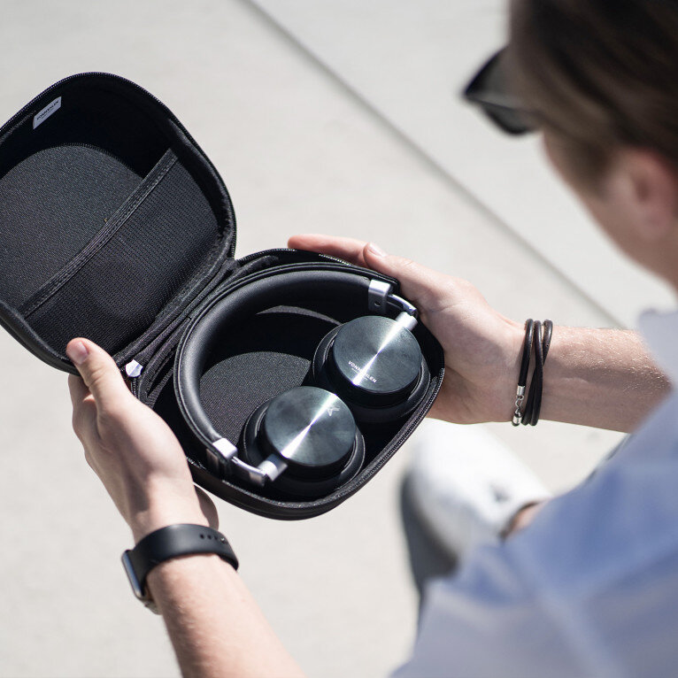 Sluchátka v pouzdru