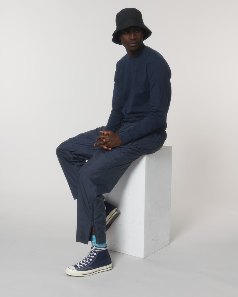 Sportovní souprava a trendy čepice