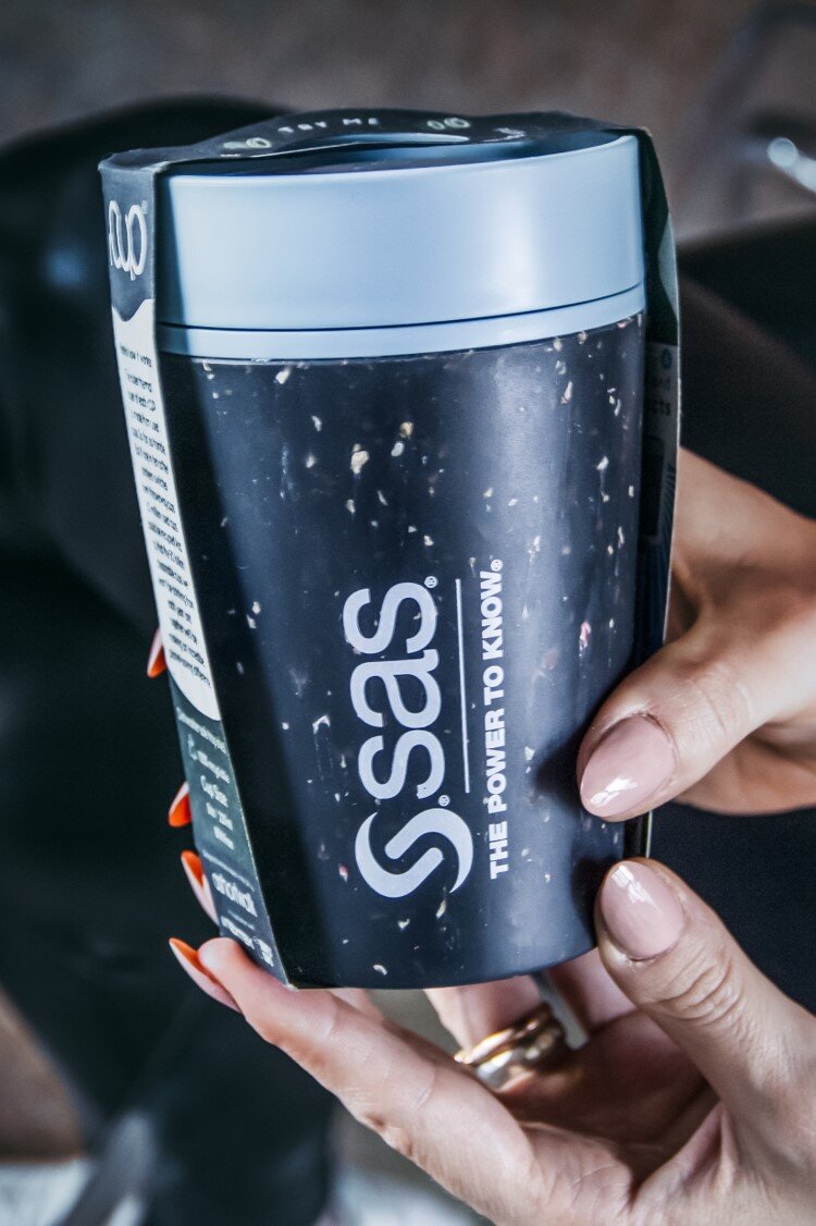 rCup vyrobený z recyklovaných jednorázových kelímků